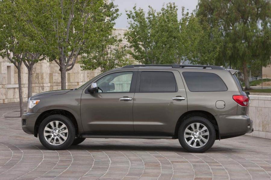  Toyota Sequoia 2013 года  (фото 38 из 50)